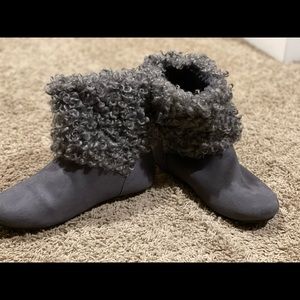 Gray bearpaw  ankle boots